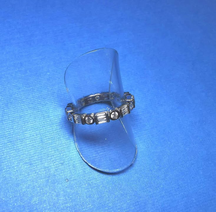 Sterling silver round/baguette Cubic Zirconia ring - G7867