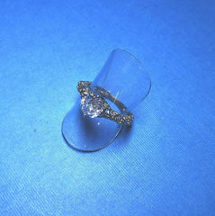 Sterling Silver Vintage Design Round Cubic Zirconia Ring - G8638