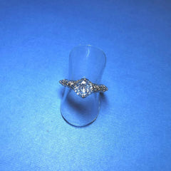 Sterling Silver Vintage Design Round Cubic Zirconia Ring - G8638