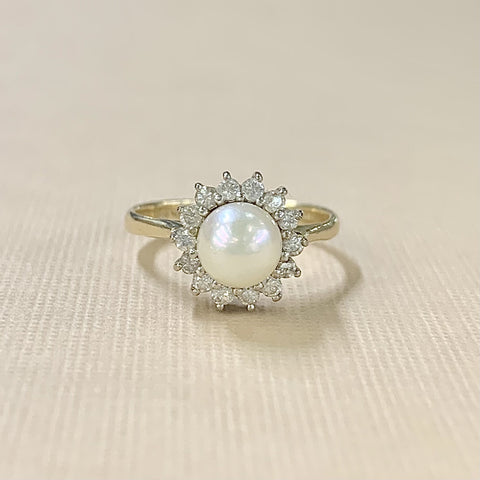 14ct Yellow Gold Vintage Pearl and Diamond Halo Ring - G9068