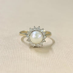 14ct Yellow Gold Vintage Pearl and Diamond Halo Ring - G9068