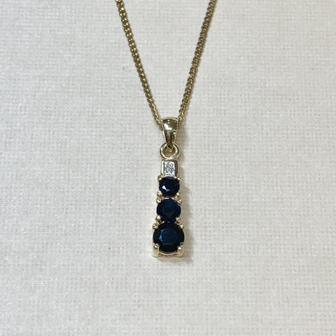9ct Yellow Gold Graduating Sapphire Pendant - G9075