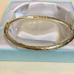 9ct Yellow Gold Twisted Hinged Copper Filled Bangle - A1104