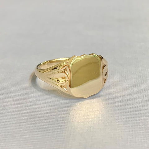 9ct Yellow Gold Signet Ring - G6083