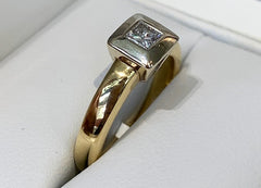 18ct Yellow Gold 25pt Princess Cut Diamond Engagement Ring - R2358