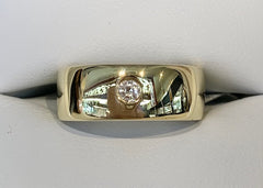 18ct Yellow Gold Pressure Set Diamond Wedding Ring - R2496
