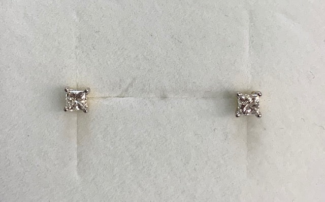 9ct Yellow Gold Princess Cut Claw Set Diamond Stud Earrings - G4565