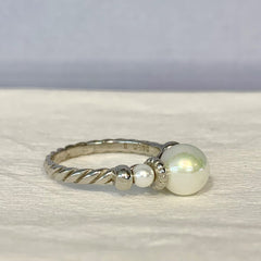 Sterling Silver White Pearl Twist Band Ring - G8190