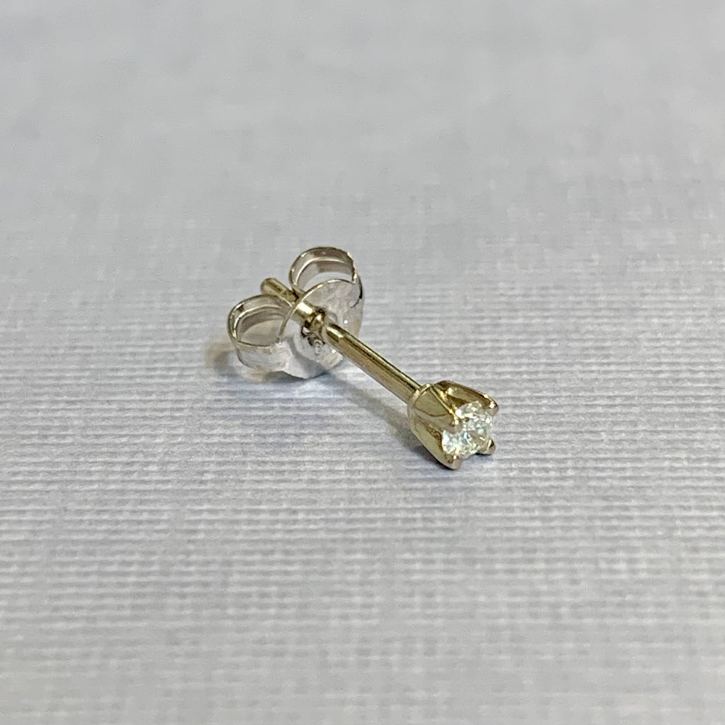 9ct White Gold 0.05ct Brilliant Diamond Single Stud - G7744