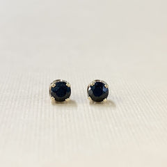 9ct Yellow Gold Round Claw Set Black Sapphire Stud Earrings - G5068