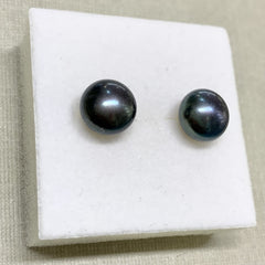 9ct Yellow Gold Black Pearl Button Studs - P1170