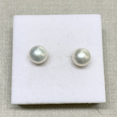 9ct Yellow Gold Freshwater Pearl Studs - P1116