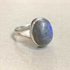 Sterling Silver Oval Labradorite Ring - G7617