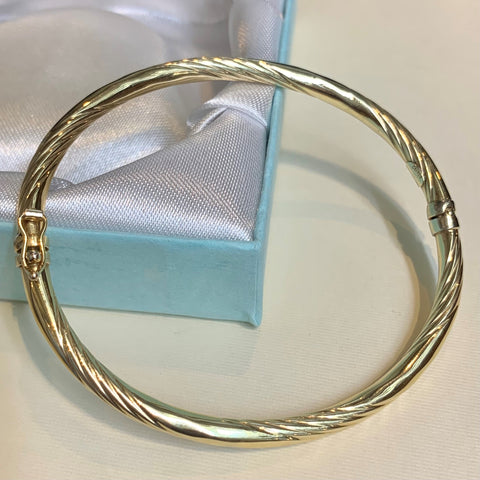 9ct Yellow Gold Twisted Hinged Copper Filled Bangle - A1104