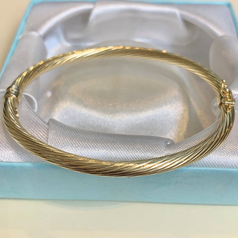 9ct Yellow Gold Twist Hinged Copper Filled Bangle - A1103