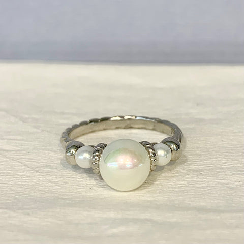 Sterling Silver White Pearl Twist Band Ring - G8190